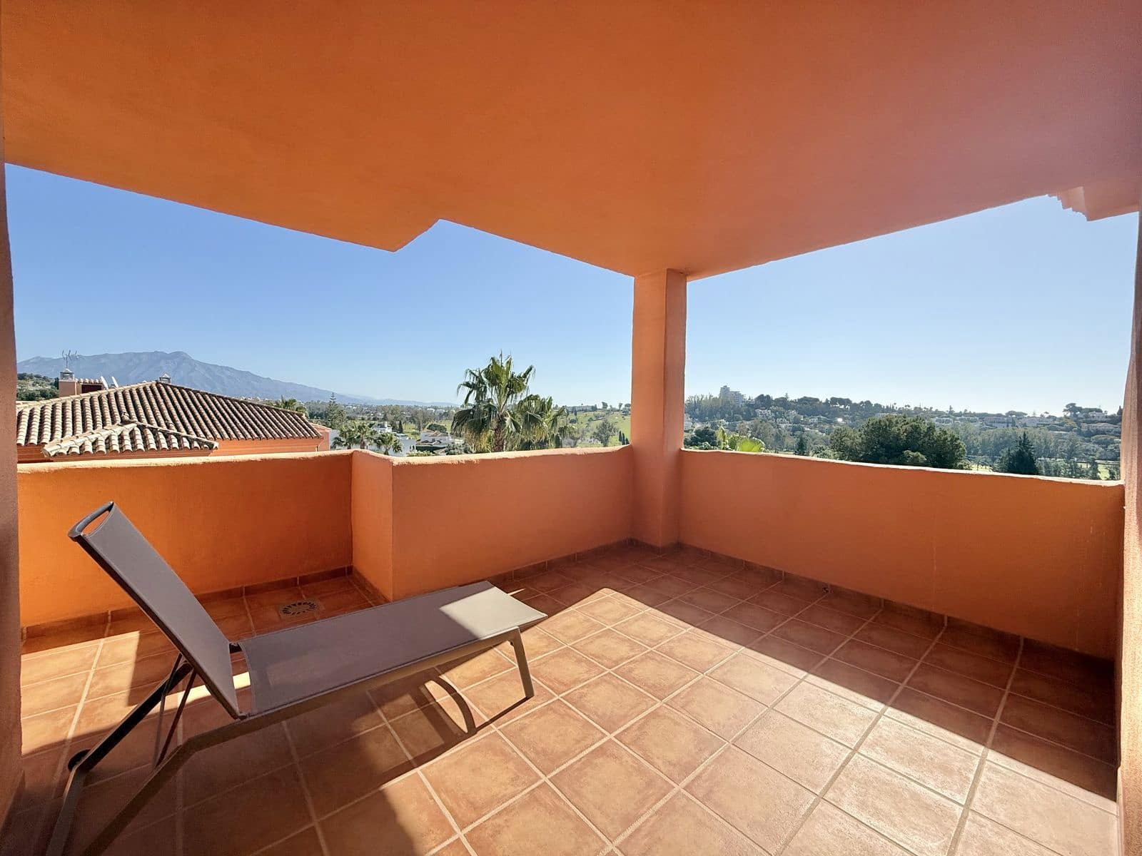3 quarto Penthouse para venda em Benahavis - 465 000 € (Ref: 9695102)