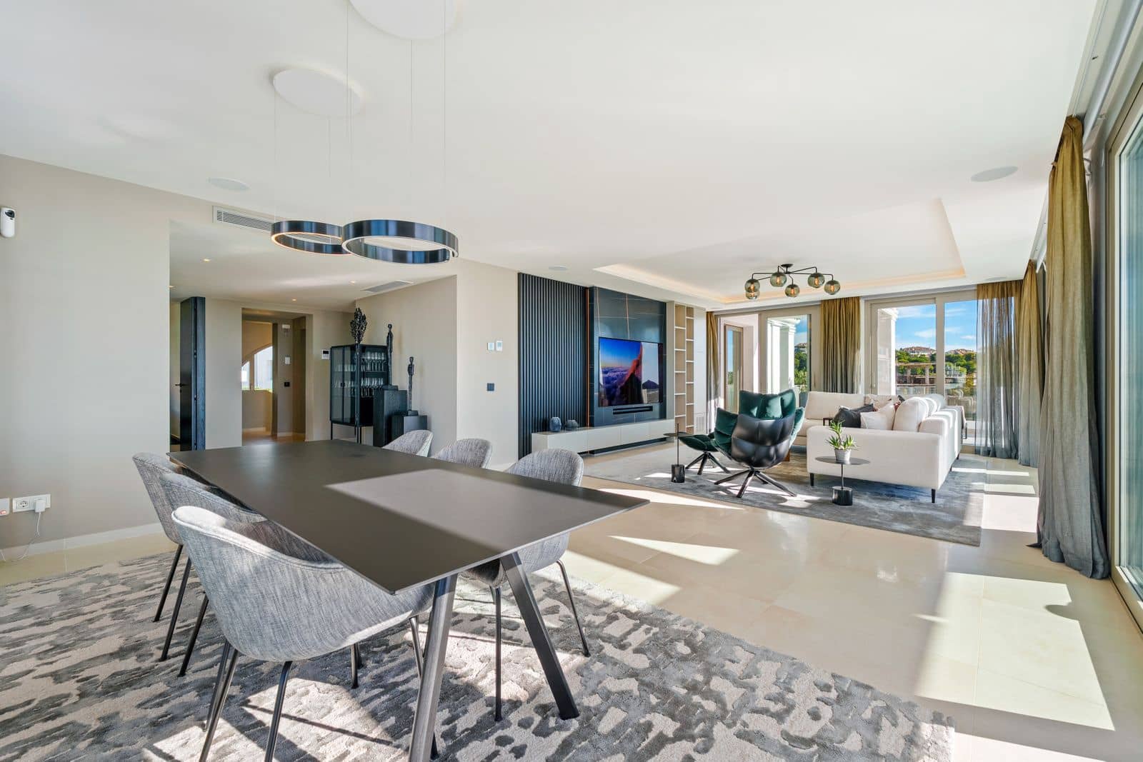 Ático de 3 habitaciones en Aloha Golf en venta - 3.150.000 € (Ref: 9695106)