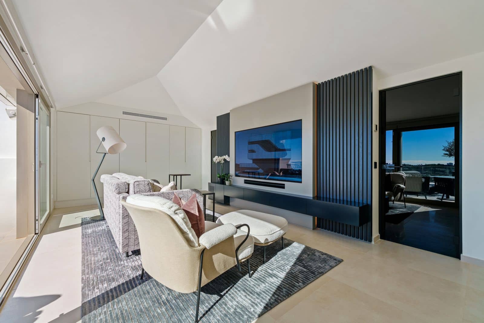 Ático de 3 habitaciones en Aloha Golf en venta - 3.150.000 € (Ref: 9695106)