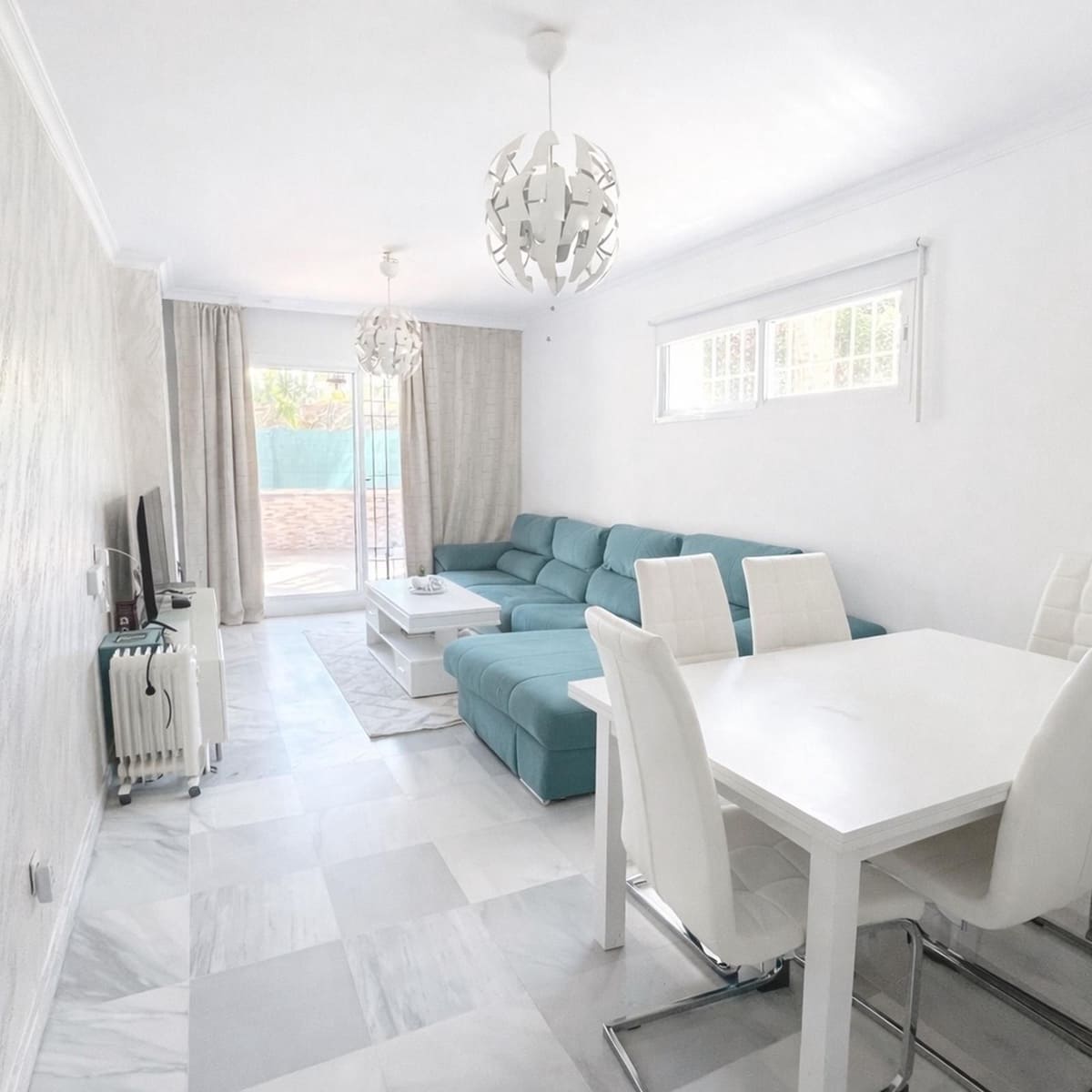 2 bedroom Apartment for sale in Aloha Golf - € 405,000 (Ref: 9738662)