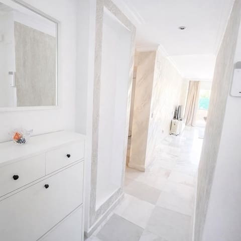 2 quarto Apartamento para venda em Aloha Golf, Marbella - 405 000 € (Ref: 9738662)