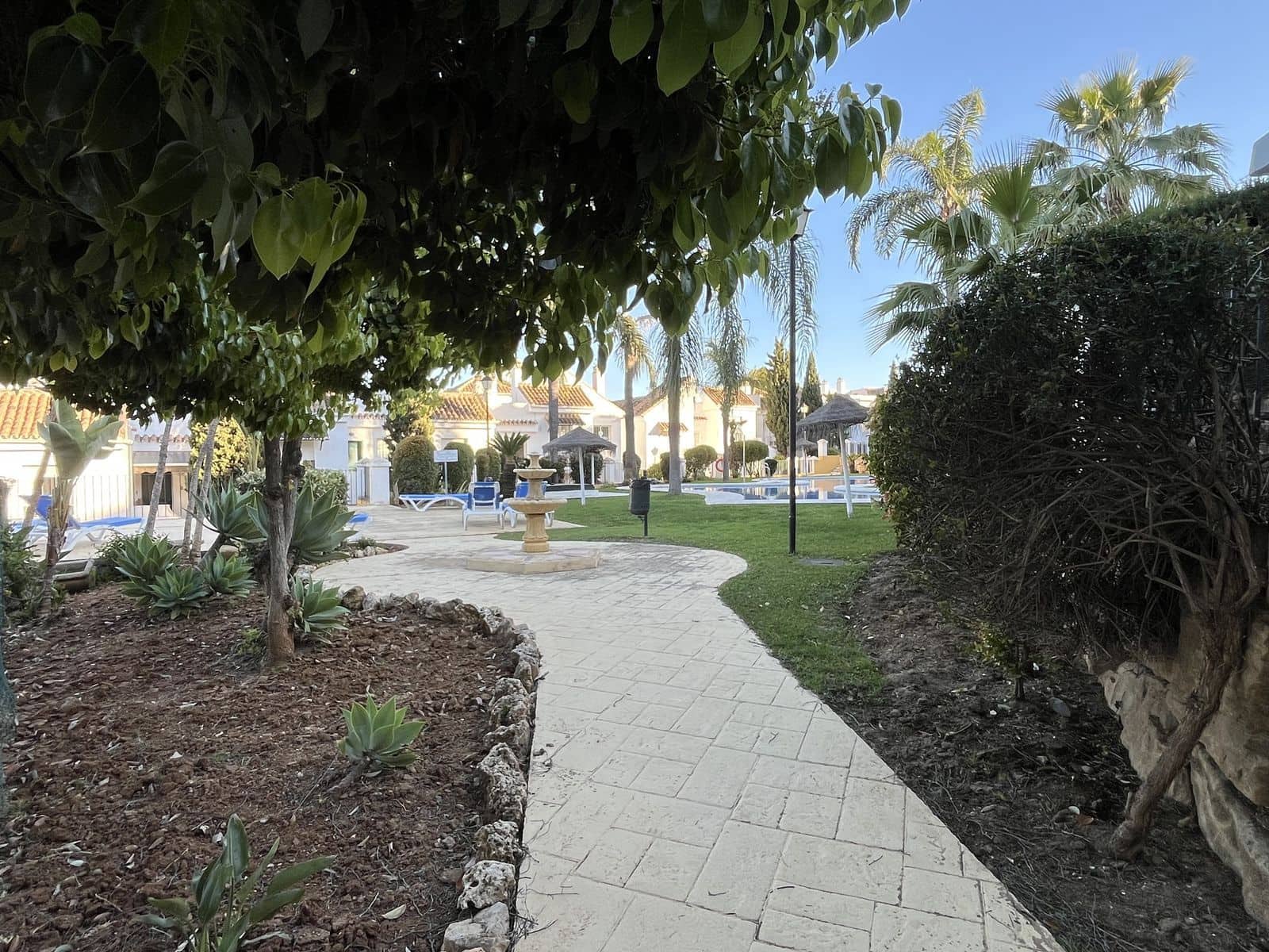 2 bedroom Apartment for sale in Aloha Golf - € 405,000 (Ref: 9738662)