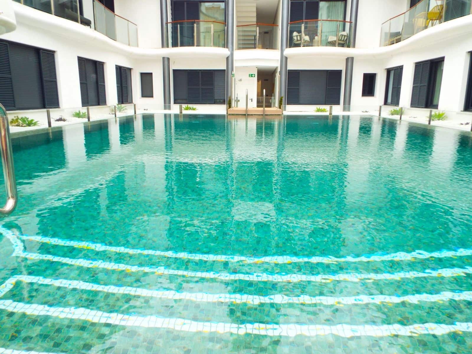 1 sovrum Lägenhet till salu i Estepona - 315 000 € (Ref: 9738663)