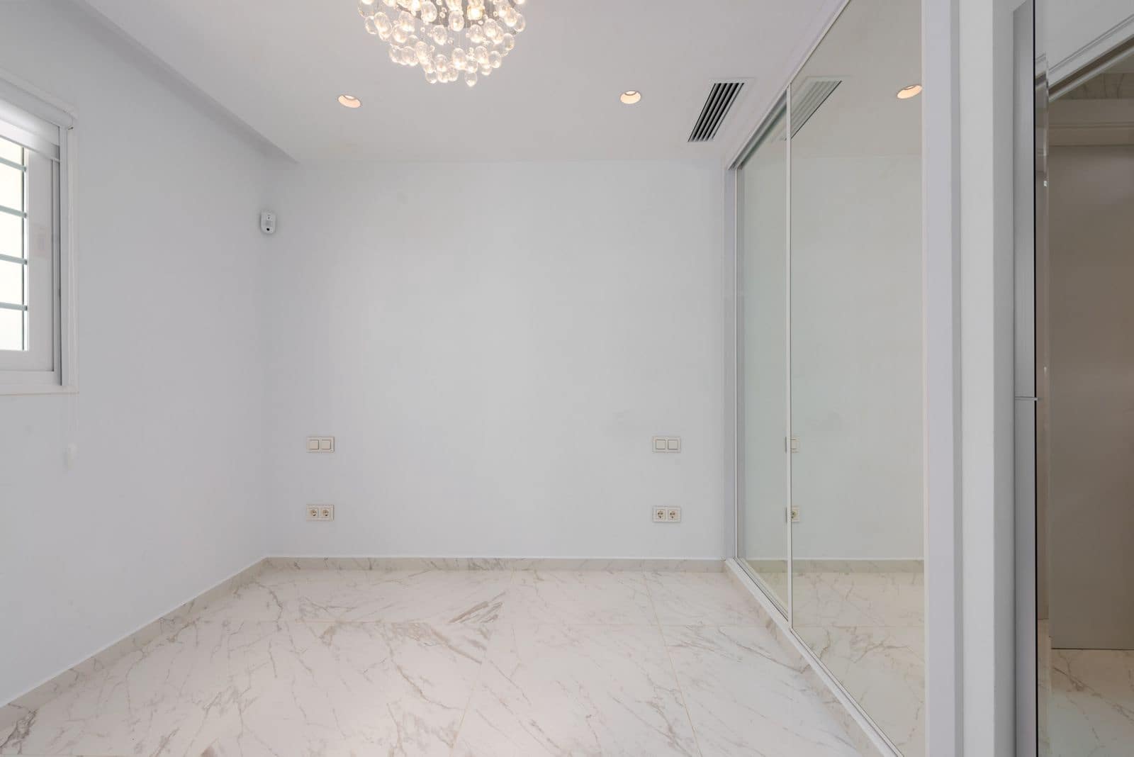 3 soveværelse Byhus til salg i Nueva Andalucia - € 1.050.000 (Ref: 9738669)