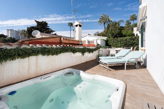 4 chambre Villa/Maison à vendre à Nueva Andalucia, Marbella - 745 000 € (Ref: 9738670)