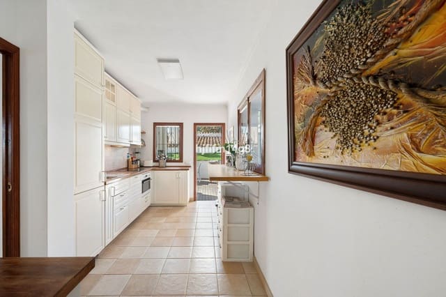 4 chambre Villa/Maison à vendre à Nueva Andalucia, Marbella - 745 000 € (Ref: 9738670)