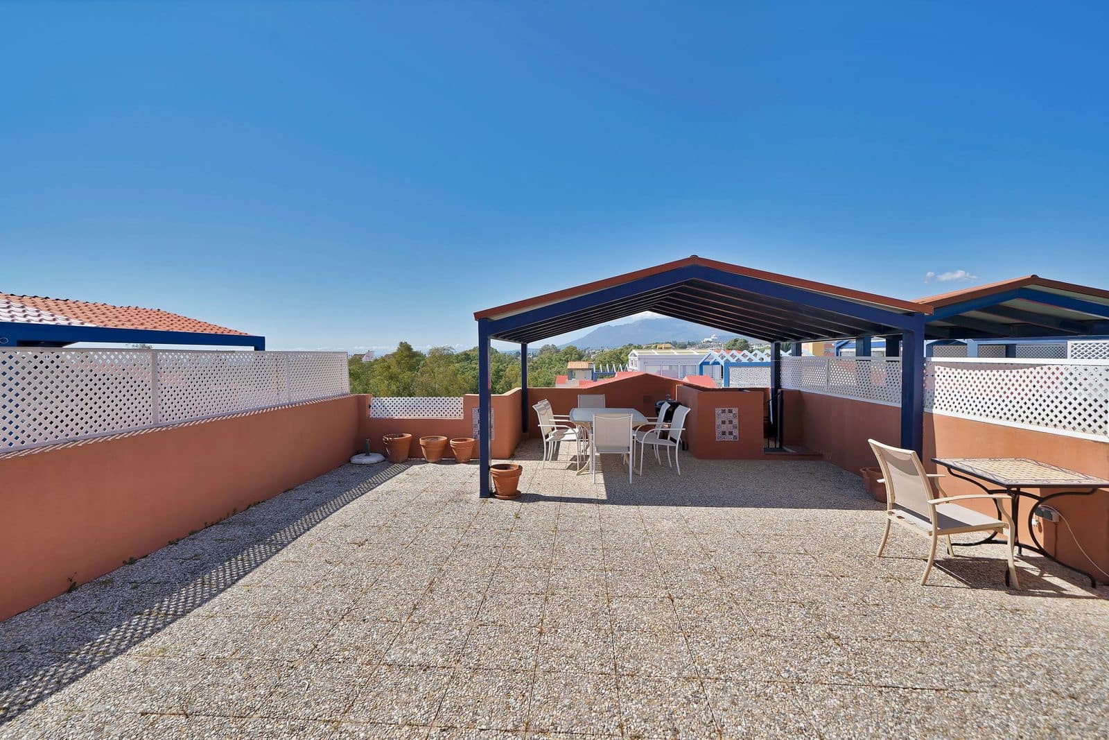 2 sovrum Takvåning till salu i Estepona - 385 000 € (Ref: 9738671)