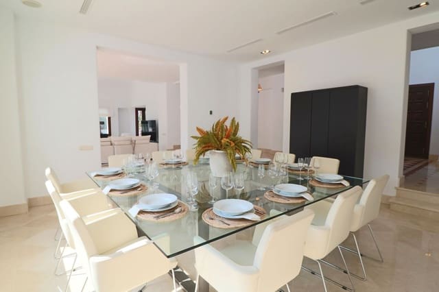 5 slaapkamer Villa te koop in Guadalmina Alta, Marbella - € 1.950.000 (Ref: 9738676)