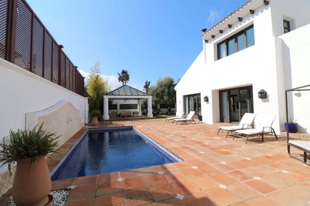 5 slaapkamer Villa te koop in Guadalmina Alta, Marbella - € 1.950.000 (Ref: 9738676)