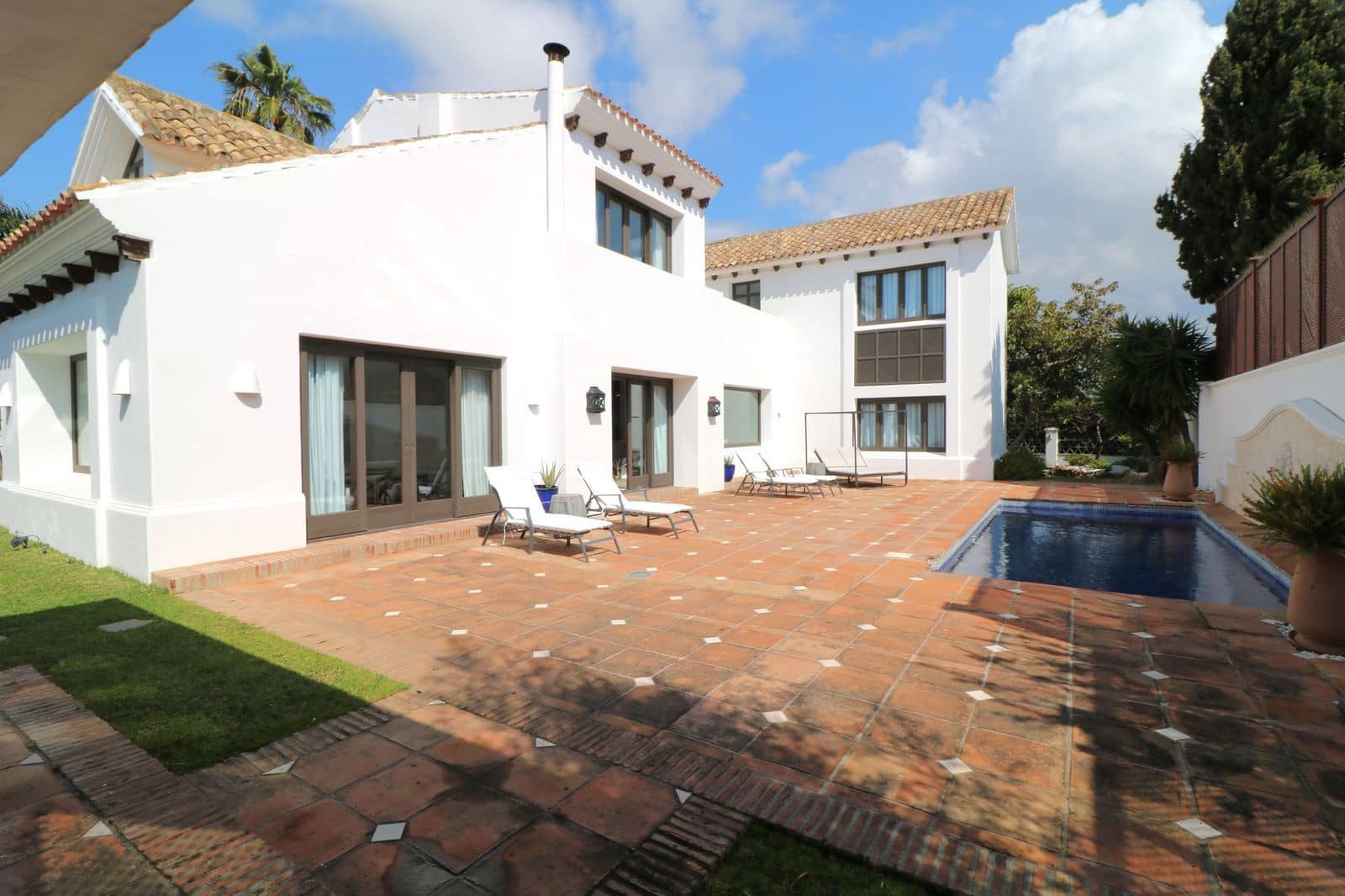 5 slaapkamer Villa te koop in Guadalmina - € 1.950.000 (Ref: 9738676)