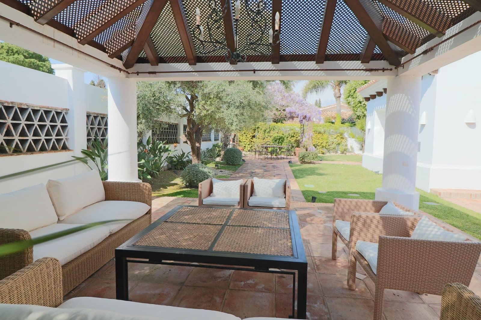5 slaapkamer Villa te koop in Guadalmina - € 1.950.000 (Ref: 9738676)