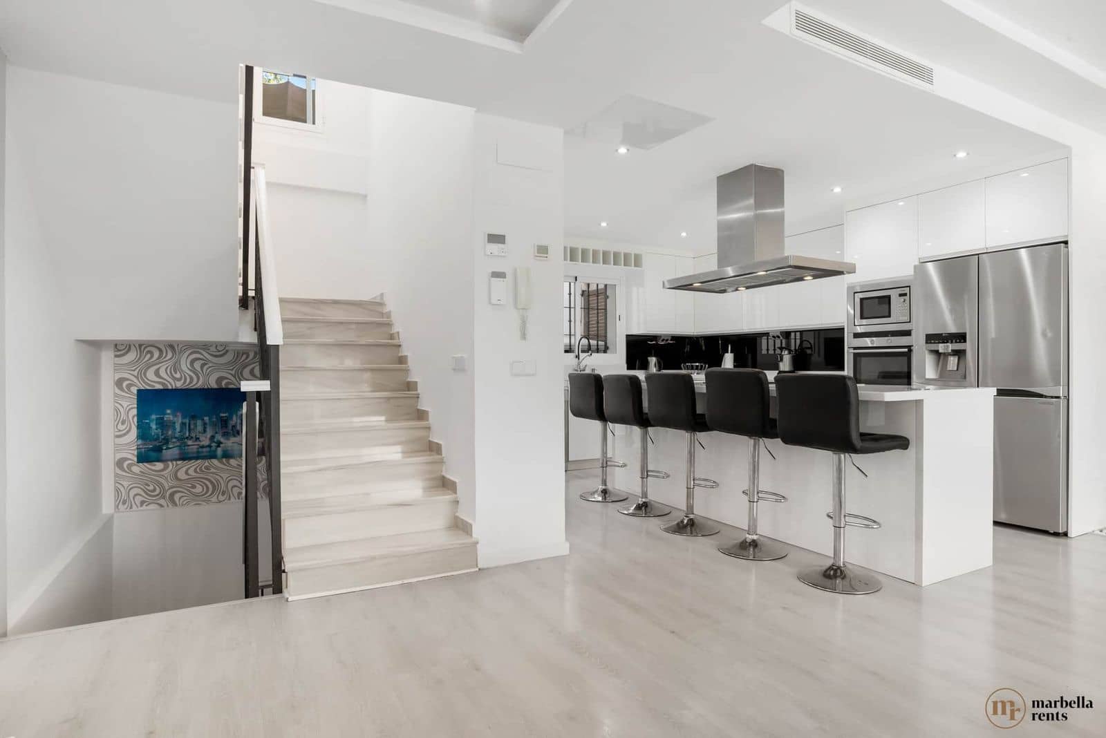 6 chambre Villa/Maison Semi-Mitoyenne à vendre à Marbella - 1 200 000 € (Ref: 9738677)