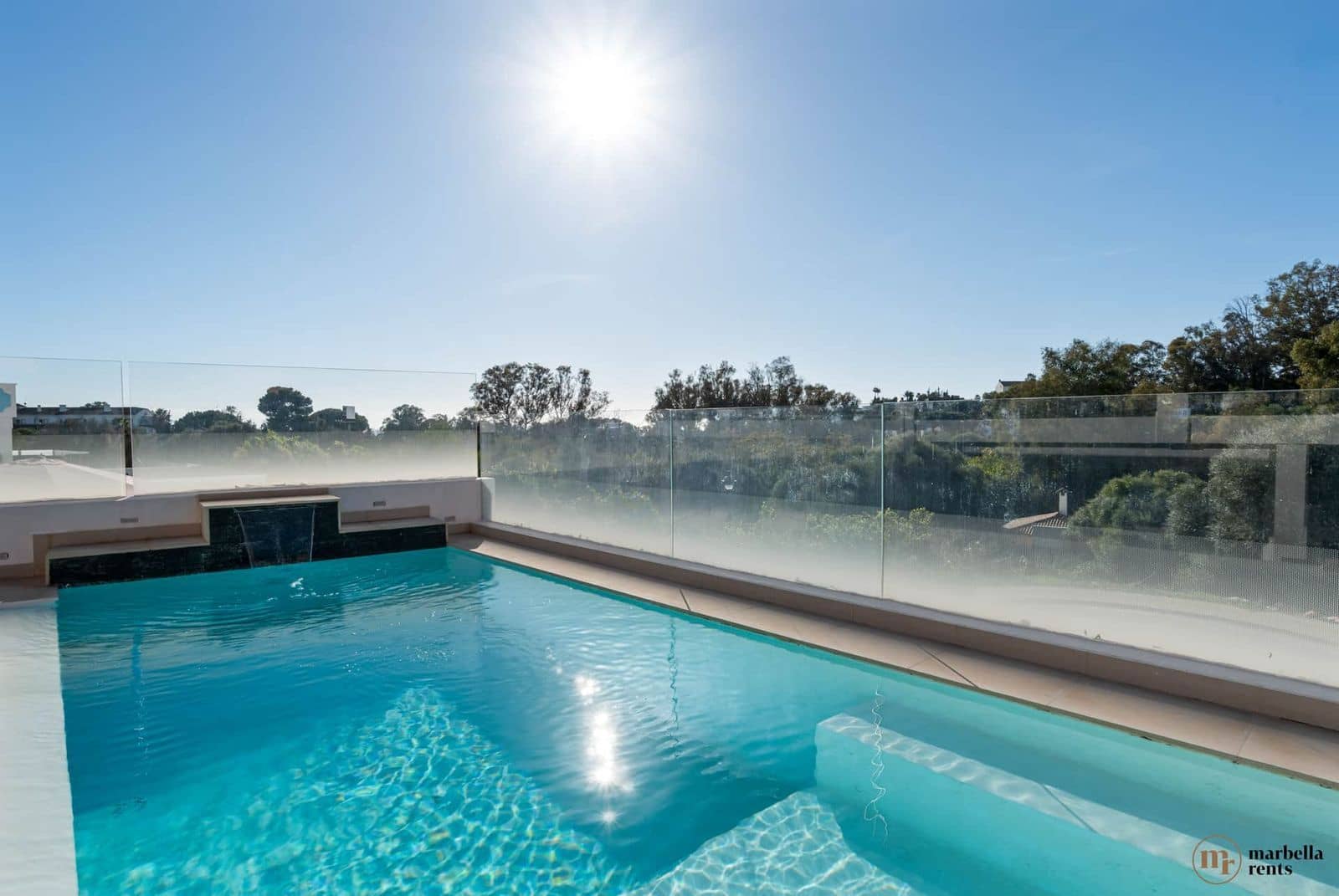 6 chambre Villa/Maison Semi-Mitoyenne à vendre à Marbella - 1 200 000 € (Ref: 9738677)