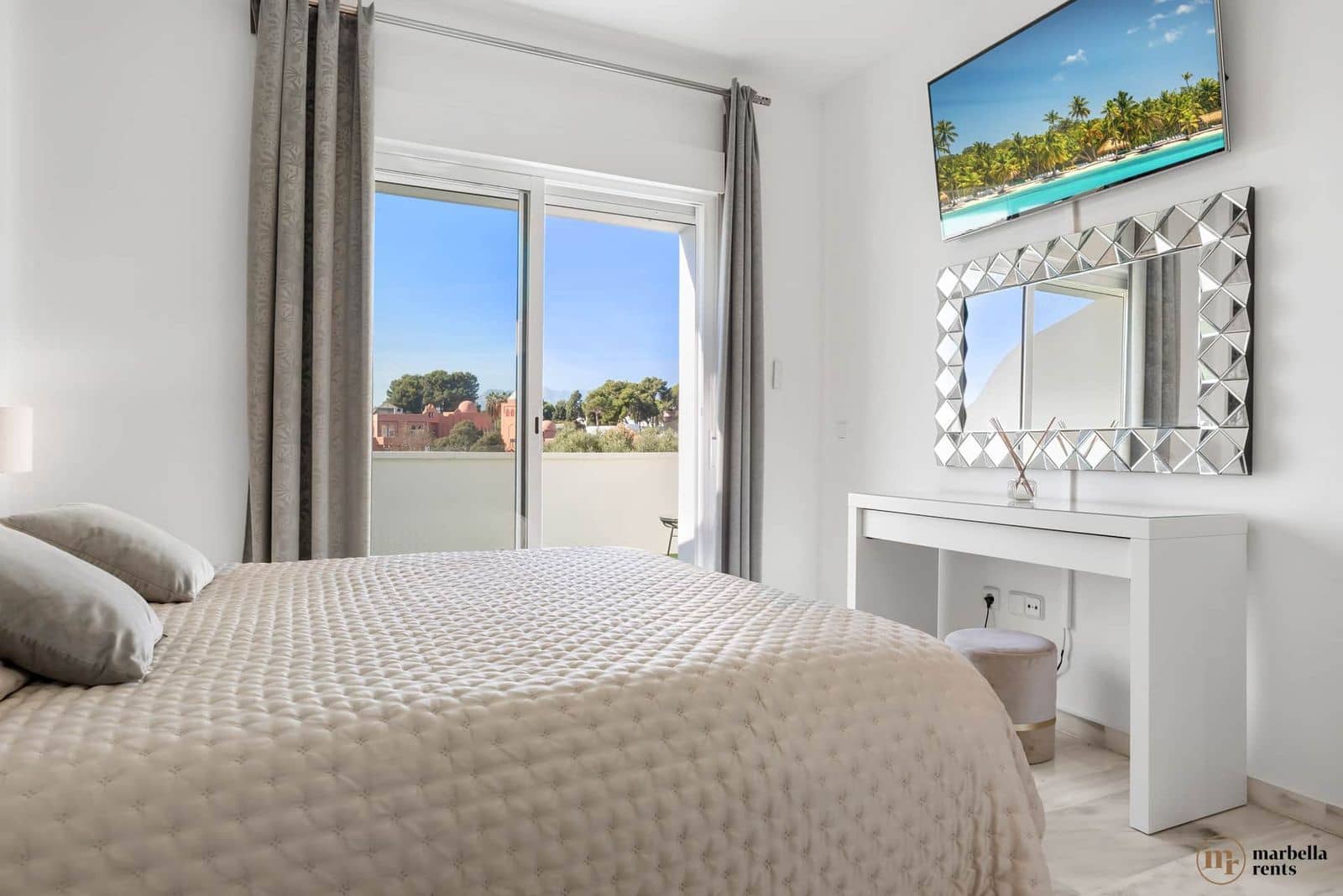 6 chambre Villa/Maison Semi-Mitoyenne à vendre à Marbella - 1 200 000 € (Ref: 9738677)