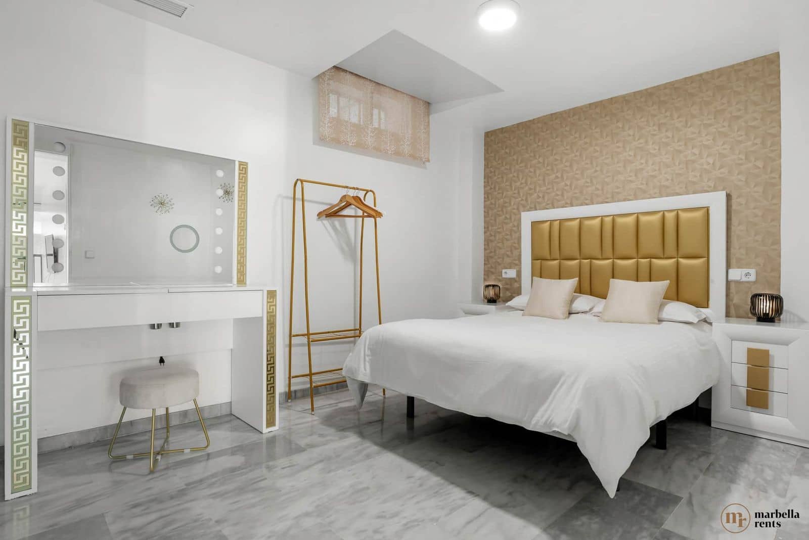 6 chambre Villa/Maison Semi-Mitoyenne à vendre à Marbella - 1 200 000 € (Ref: 9738677)