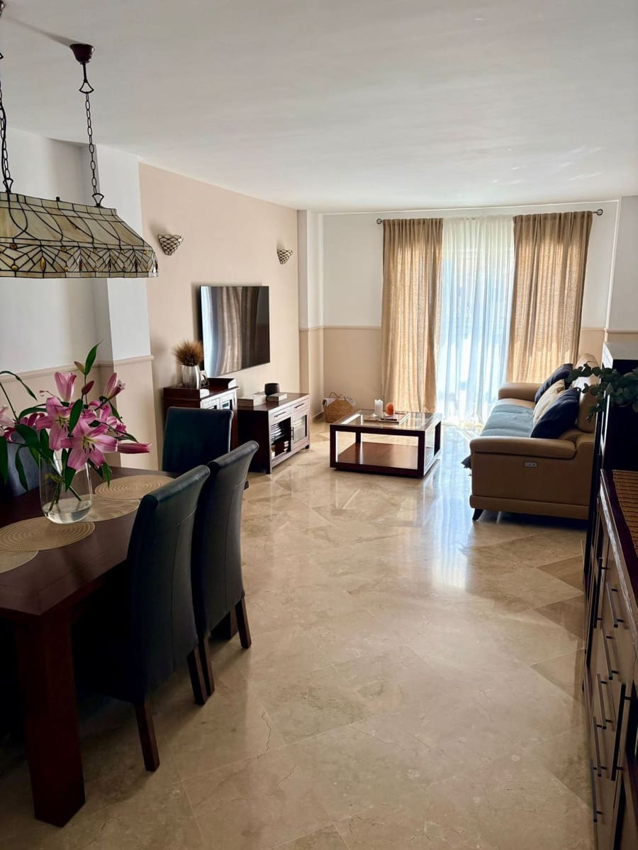 2 bedroom Apartment for sale in Calahonda - € 369,000 (Ref: 9738678)