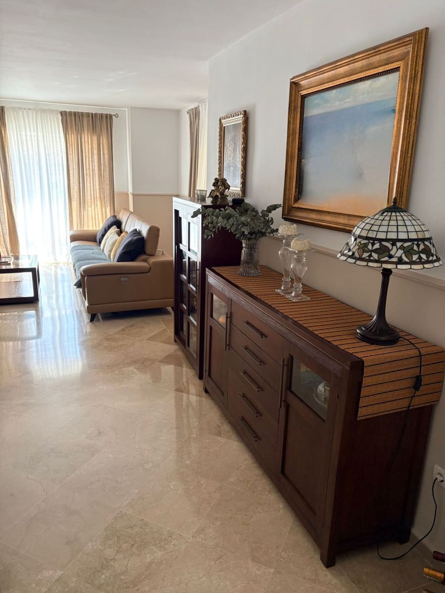 2 bedroom Apartment for sale in Calahonda - € 369,000 (Ref: 9738678)