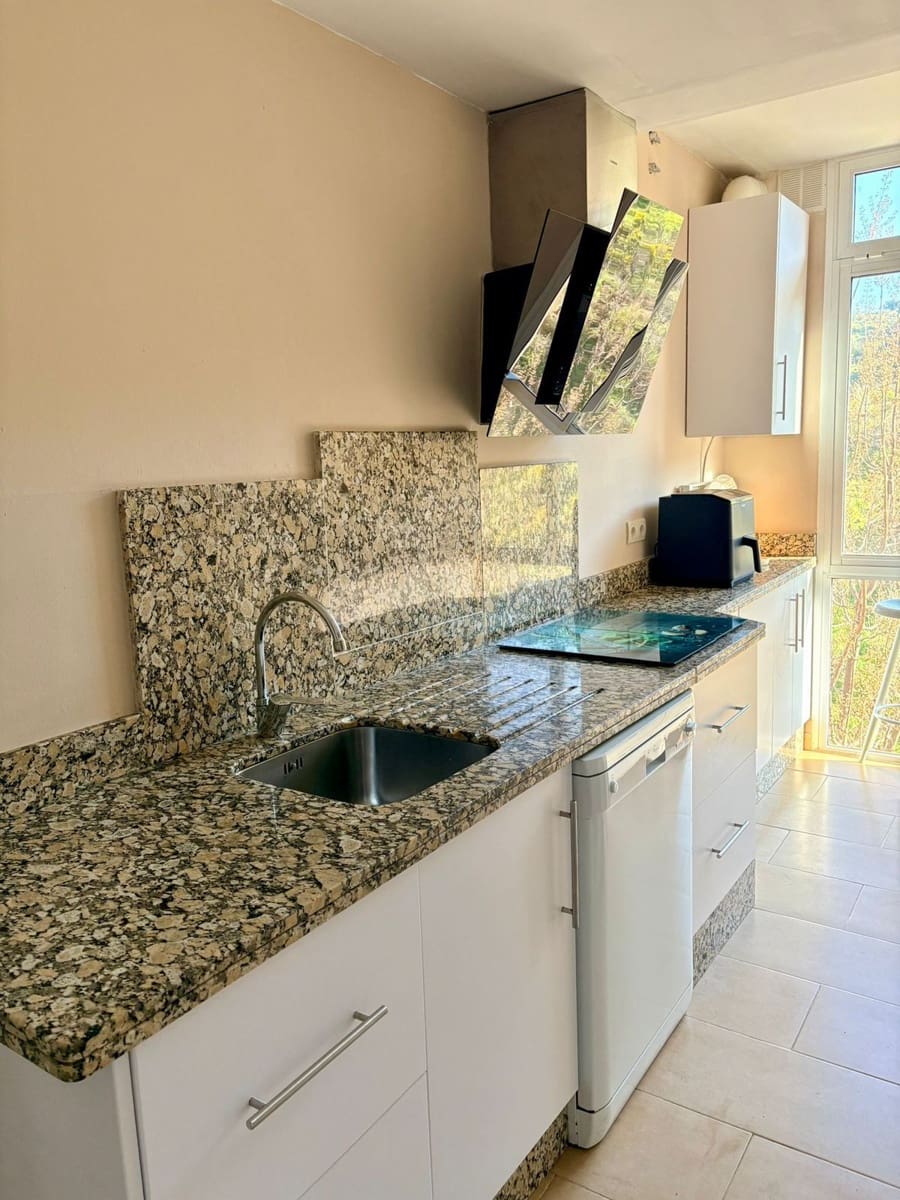 2 bedroom Apartment for sale in Calahonda - € 369,000 (Ref: 9738678)