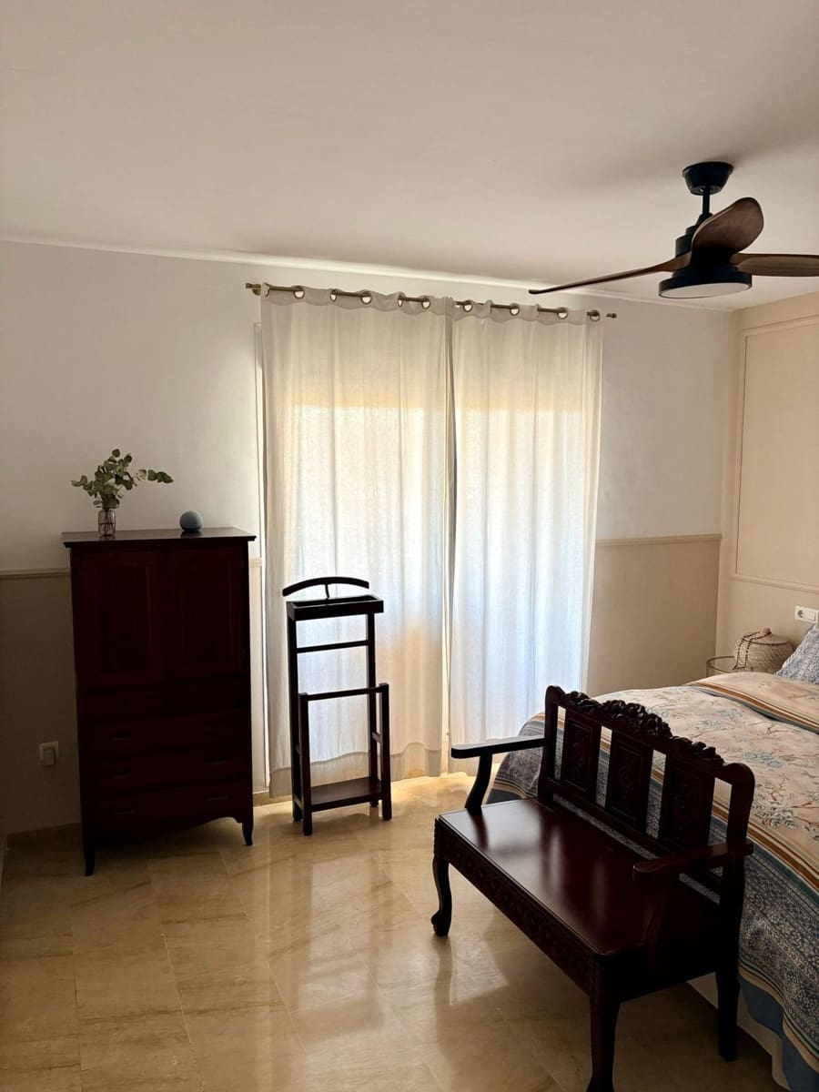 2 bedroom Apartment for sale in Calahonda - € 369,000 (Ref: 9738678)