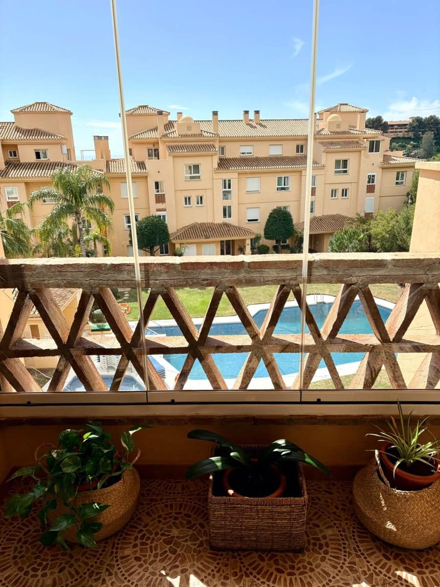 2 bedroom Apartment for sale in Calahonda - € 369,000 (Ref: 9738678)