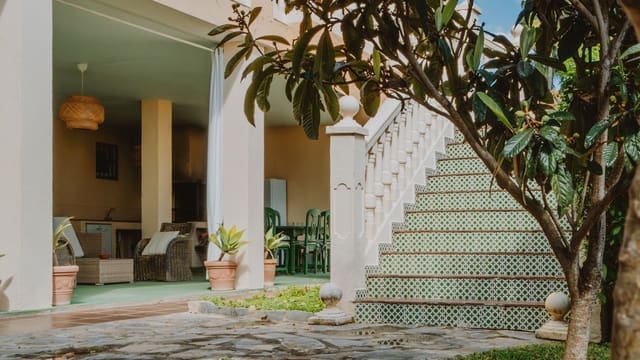 6 makuuhuone Huvila myytävänä paikassa Marbesa, Marbella - 1 900 000 € (Ref: 9738680)