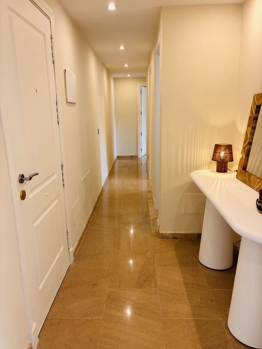 3 chambre Appartement à vendre à La Duquesa / Puerto de la Duquesa - 550 000 € (Ref: 9738681)