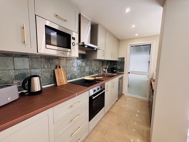 3 chambre Appartement à vendre à La Duquesa / Puerto de la Duquesa, Manilva - 550 000 € (Ref: 9738681)