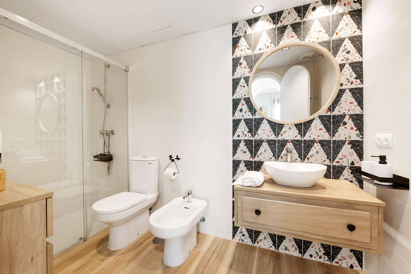 2 bedroom Apartment for sale in New Golden Mile - € 435,000 (Ref: 9738682)