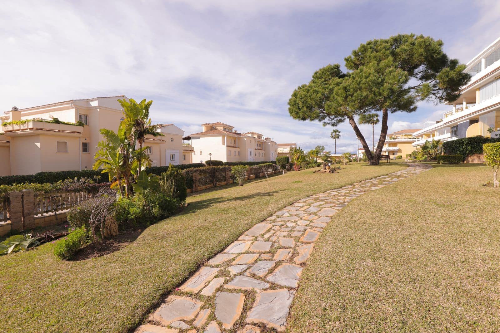 3 bedroom Apartment for sale in Cabopino - € 549,000 (Ref: 9738683)