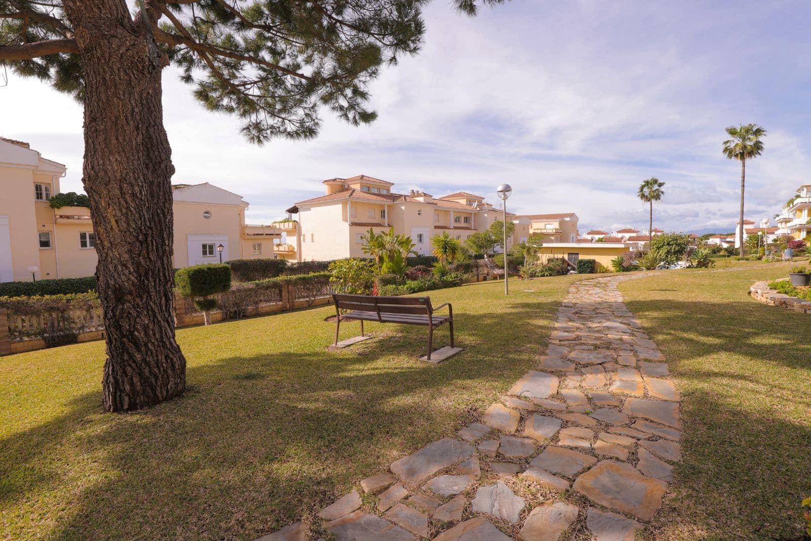 3 bedroom Apartment for sale in Cabopino - € 549,000 (Ref: 9738683)