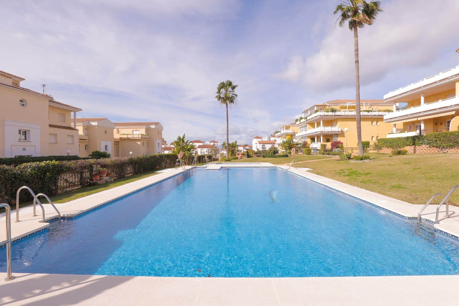 3 bedroom Apartment for sale in Cabopino - € 549,000 (Ref: 9738683)