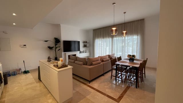 Apartamento de 3 habitaciones en El Paraíso, Benahavís en venta - 700.000 € (Ref: 9738687)