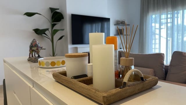 Apartamento de 3 habitaciones en El Paraíso, Benahavís en venta - 700.000 € (Ref: 9738687)