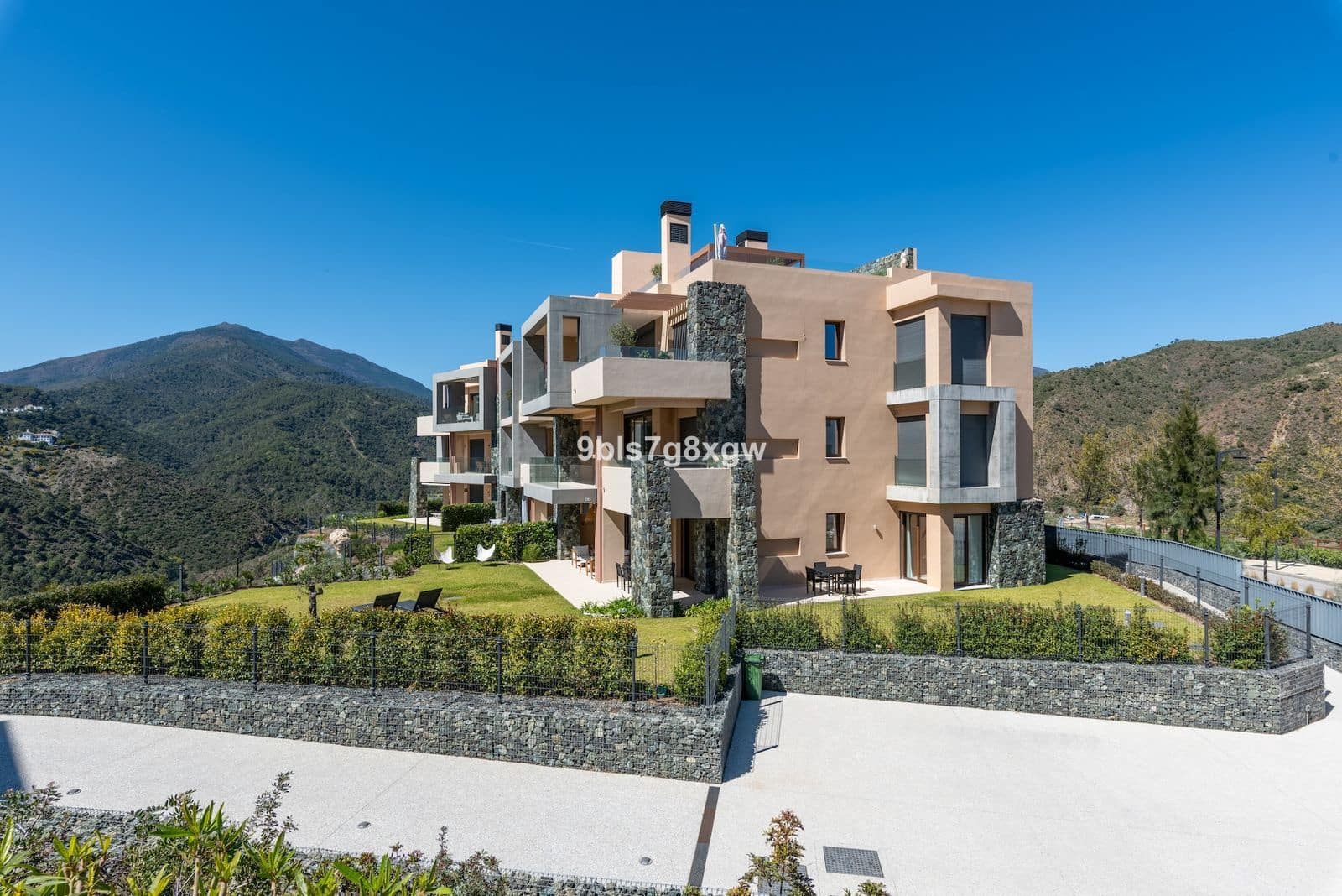 3 bedroom Apartment for sale in La Quinta - € 995,000 (Ref: 9738690)