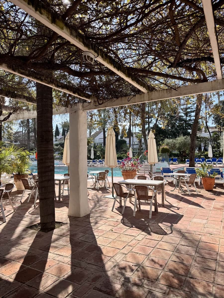 Apartamento de 2 habitaciones en Puerto Banus en venta - 935.000 € (Ref: 9738691)