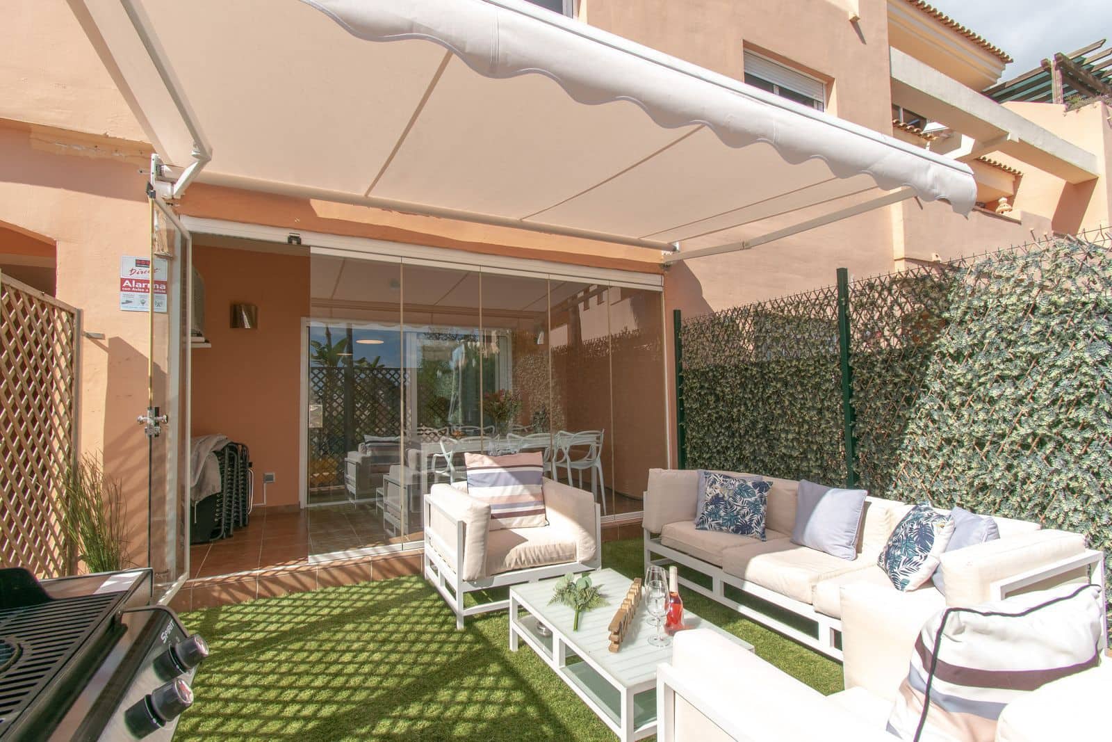 4 bedroom Semi-detached Villa for sale in Mijas Costa - € 425,000 (Ref: 9738692)