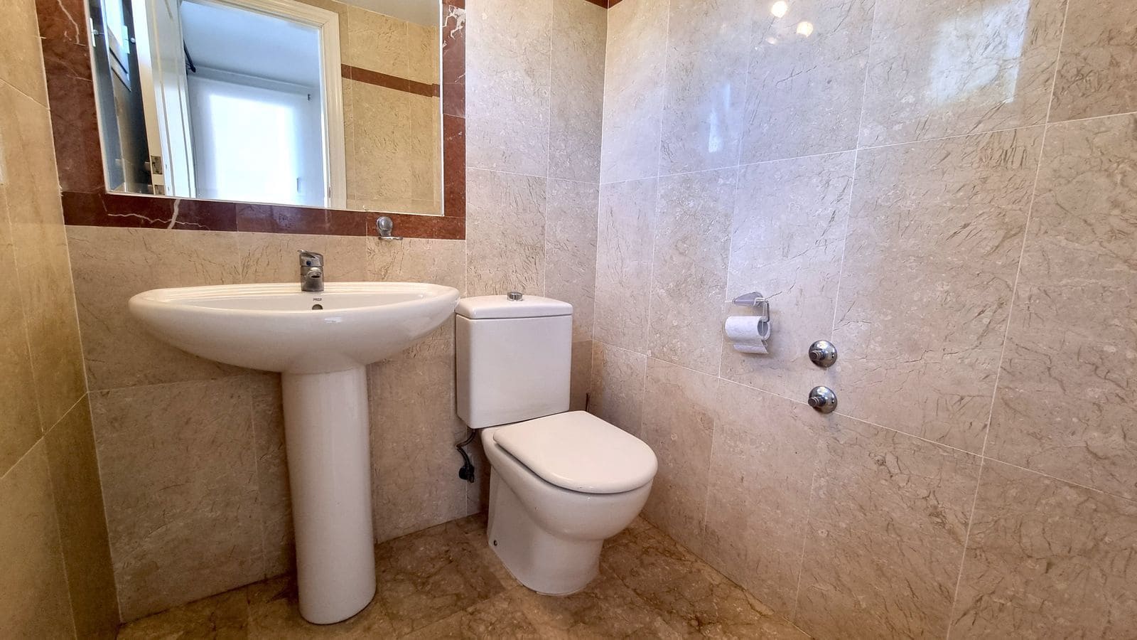 Casa de 3 habitaciones en Nueva Andalucia en venta - 640.000 € (Ref: 9738696)