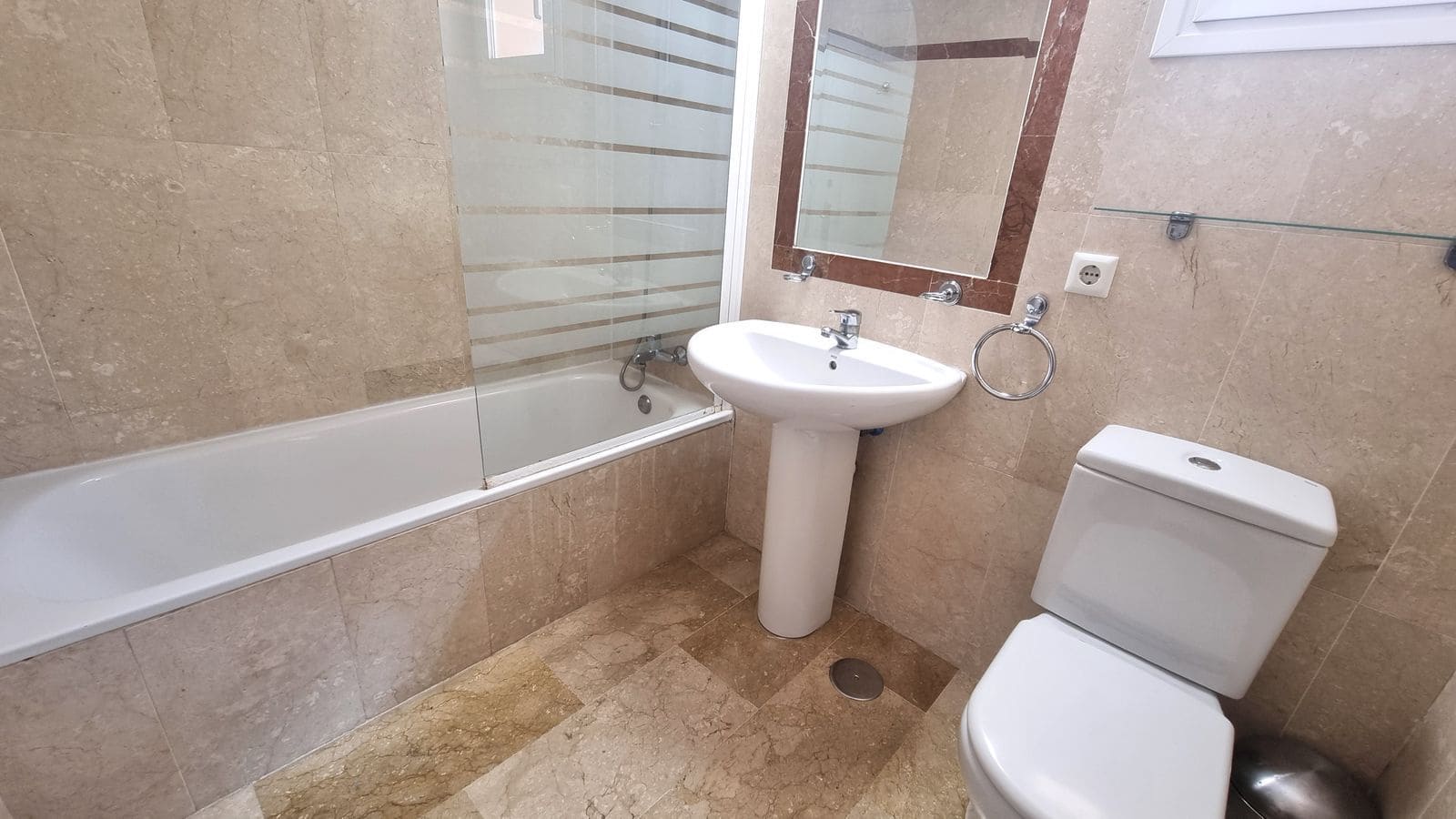 Casa de 3 habitaciones en Nueva Andalucia en venta - 640.000 € (Ref: 9738696)