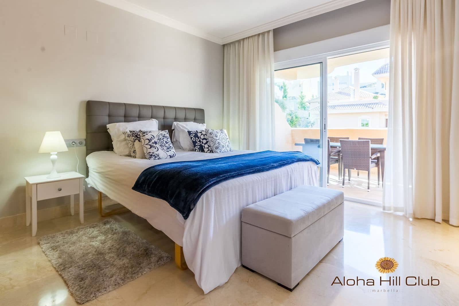 2 bedroom Apartment for sale in Nueva Andalucia - € 495,000 (Ref: 9738707)