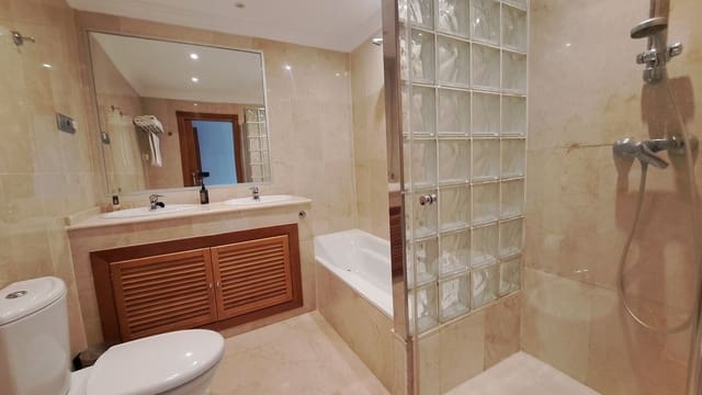 2 quarto Apartamento para venda em Nueva Andalucia, Marbella - 495 000 € (Ref: 9738707)