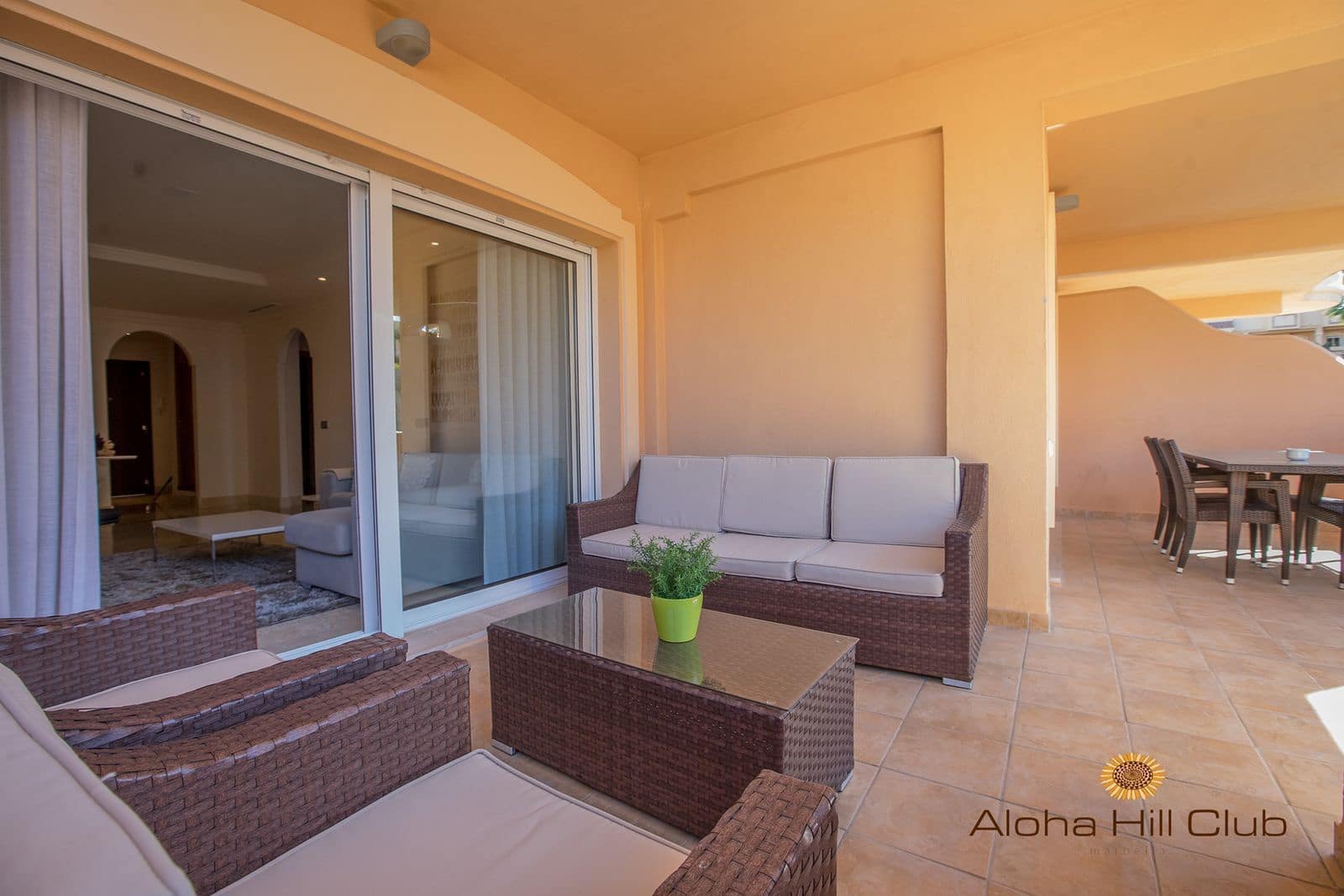 2 bedroom Apartment for sale in Nueva Andalucia - € 495,000 (Ref: 9738707)
