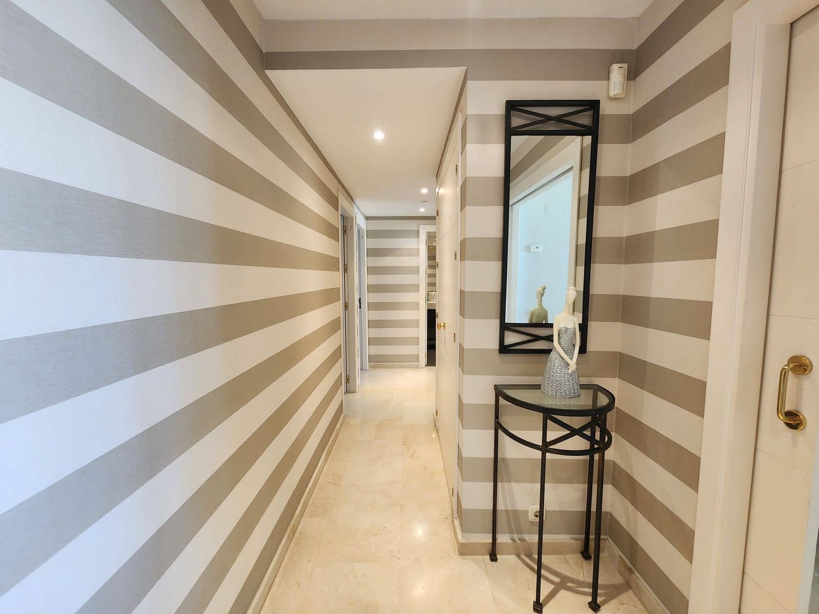 3 soveværelse Lejlighed til salg i Estepona - € 1.300.000 (Ref: 9738708)