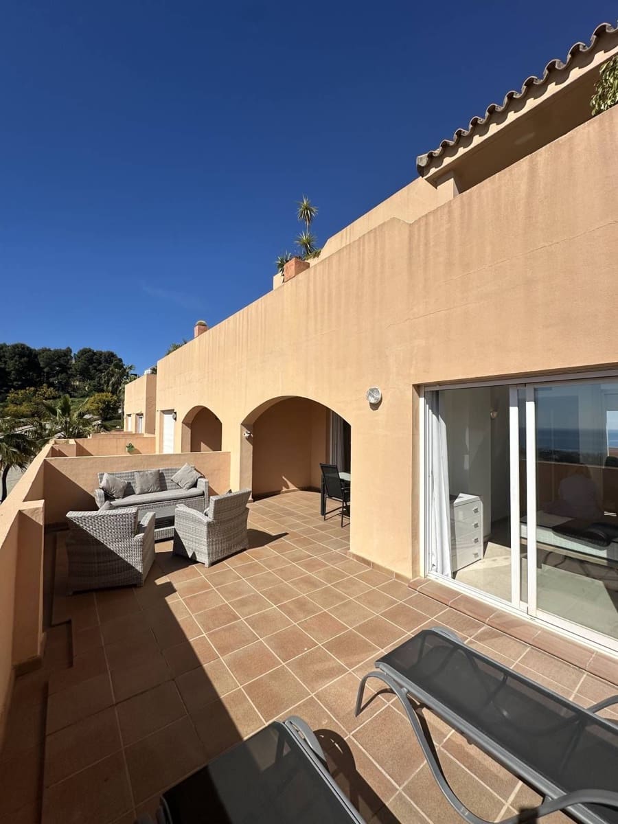 2 bedroom Apartment for sale in Calahonda - € 349,000 (Ref: 9738710)