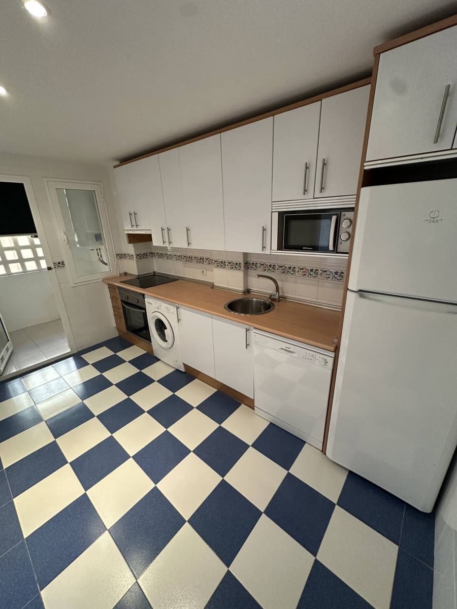 2 bedroom Apartment for sale in Calahonda - € 349,000 (Ref: 9738710)