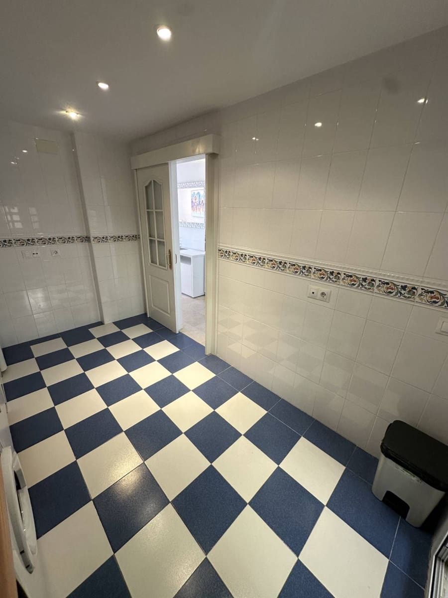 2 bedroom Apartment for sale in Calahonda - € 349,000 (Ref: 9738710)