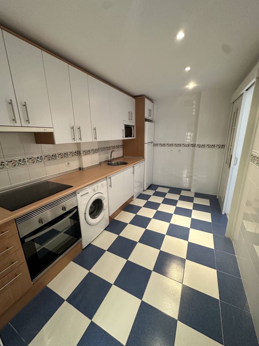 2 bedroom Apartment for sale in Calahonda - € 349,000 (Ref: 9738710)