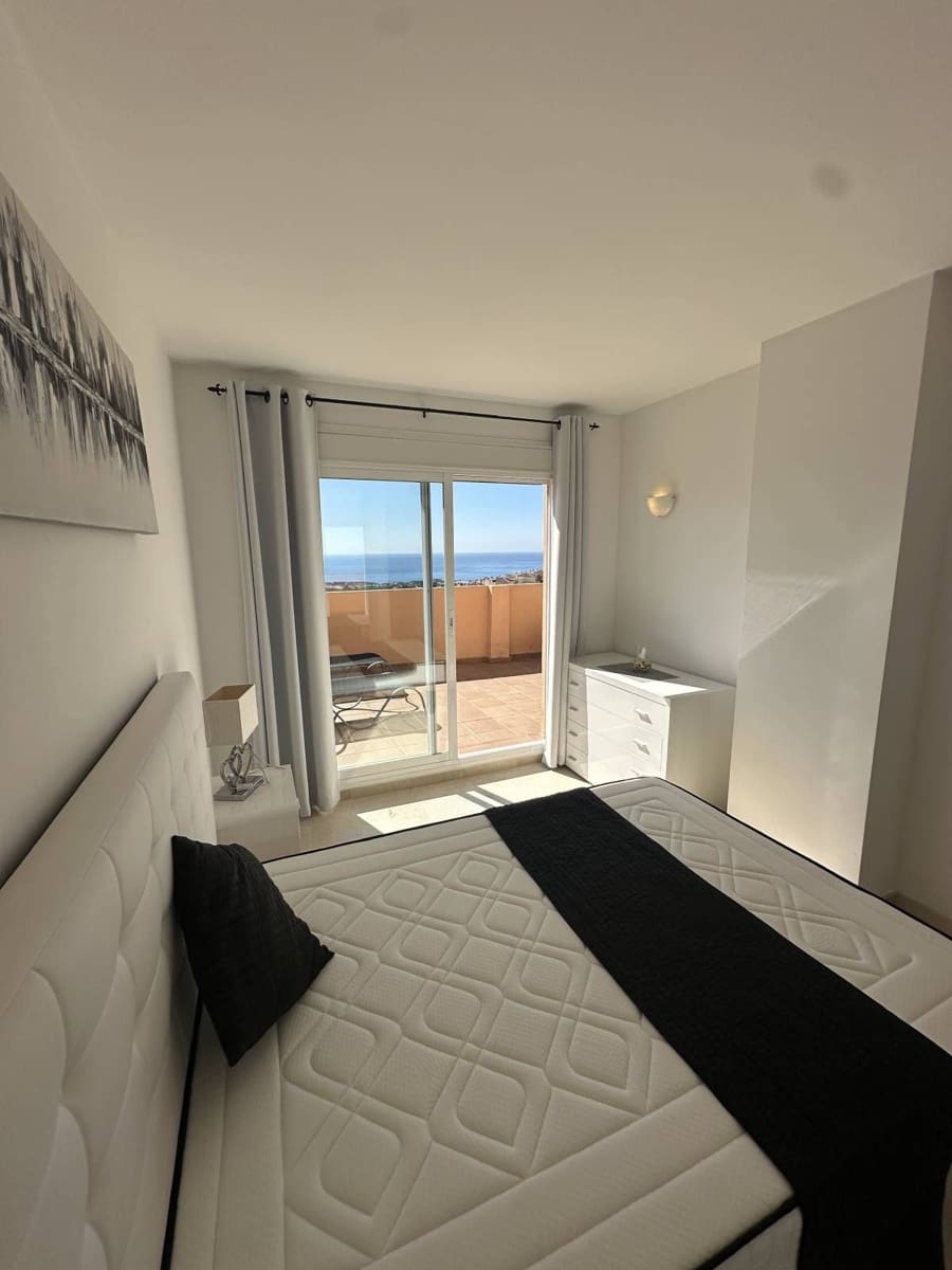 2 bedroom Apartment for sale in Calahonda - € 349,000 (Ref: 9738710)