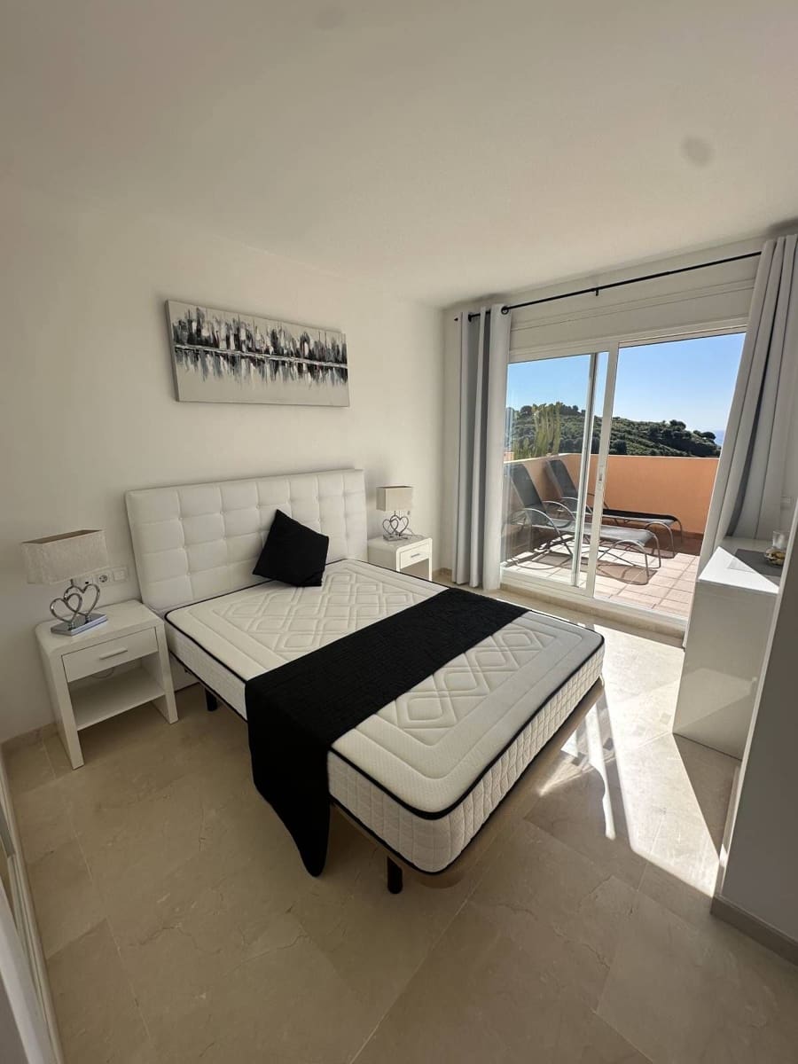 2 bedroom Apartment for sale in Calahonda - € 349,000 (Ref: 9738710)