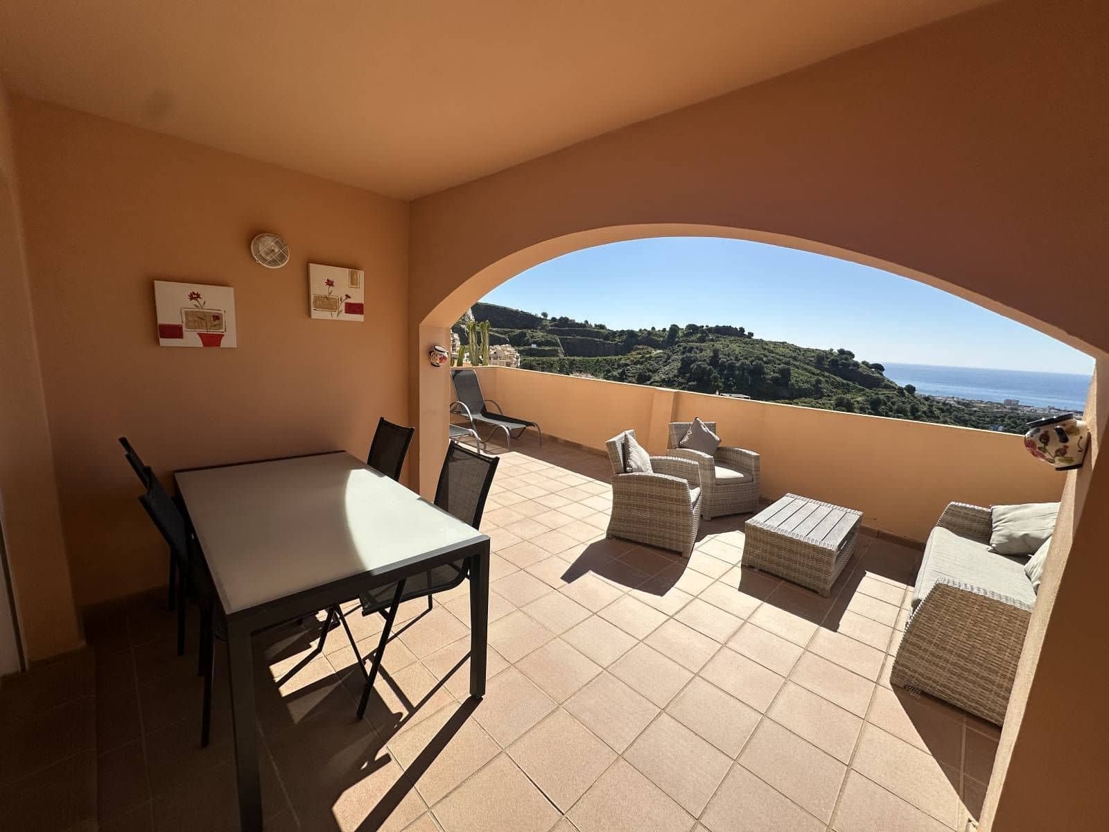 2 bedroom Apartment for sale in Calahonda - € 349,000 (Ref: 9738710)