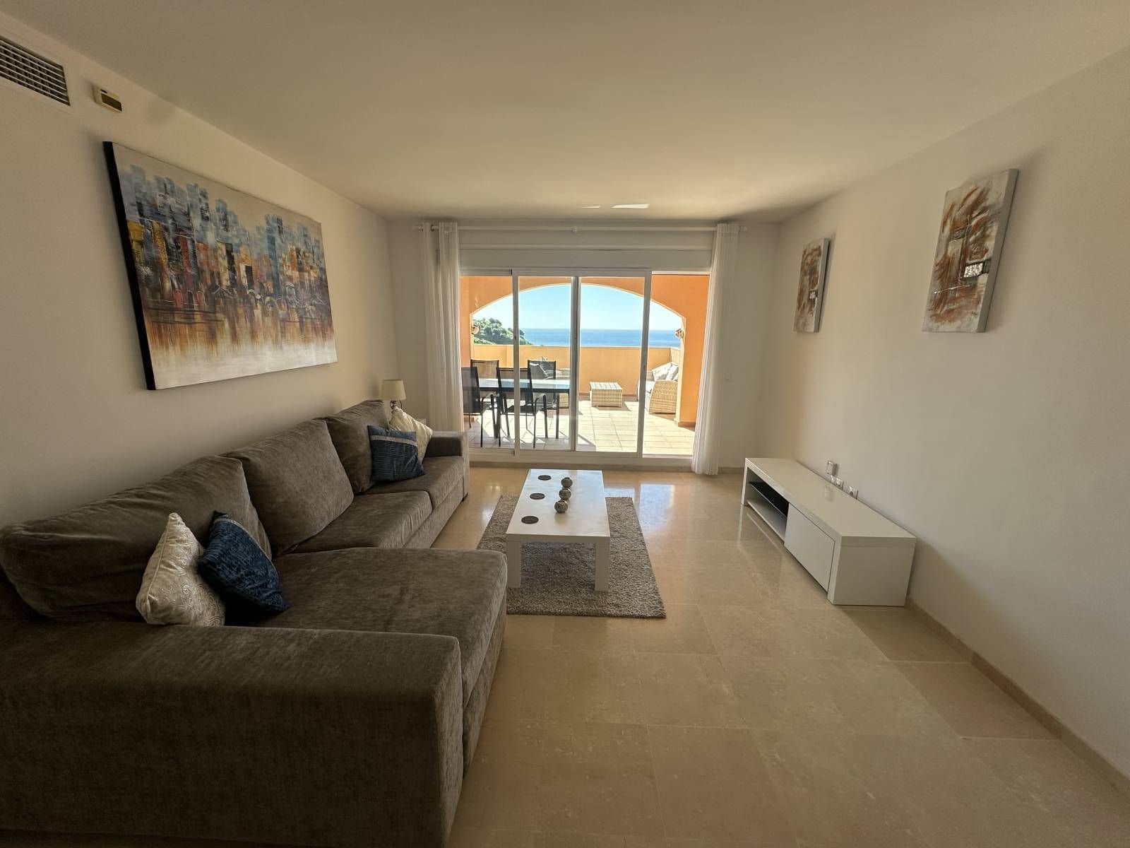 2 bedroom Apartment for sale in Calahonda - € 349,000 (Ref: 9738710)